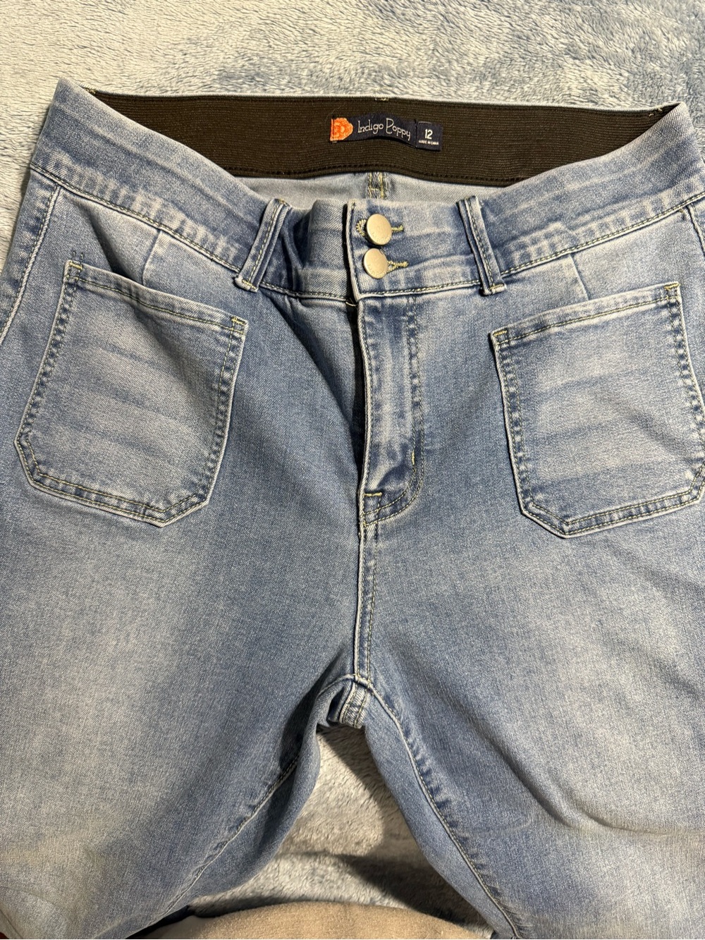 Indigo Popper Women’s Light Wash Stretch Jeans